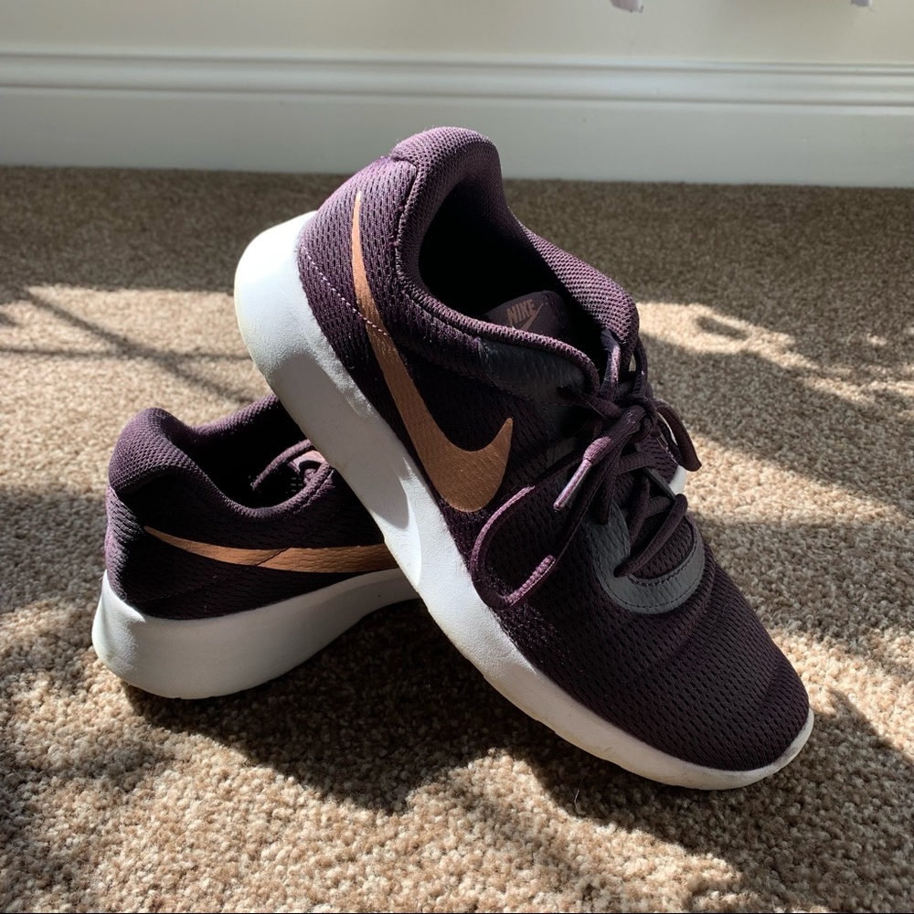 Nike Tanjun Shoe Women’s